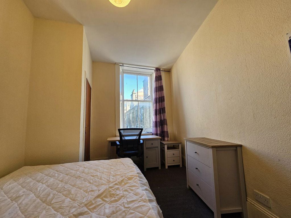 Room Ward Road in Dundee