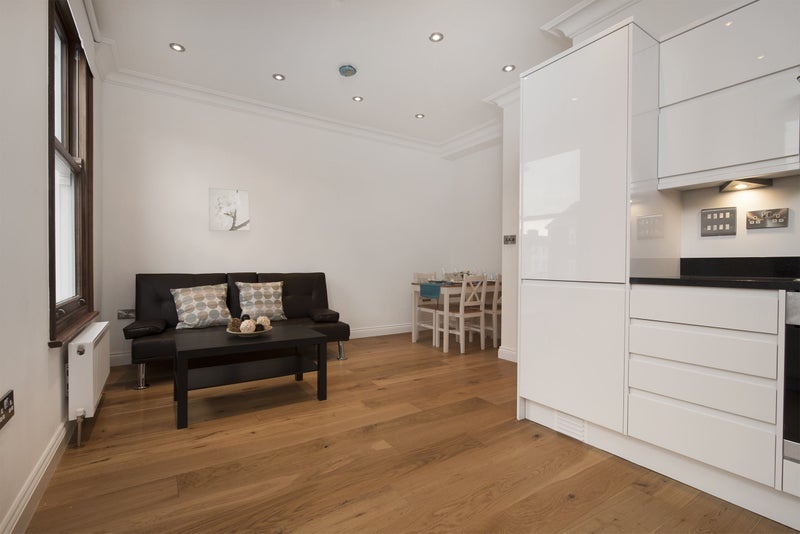 Flat Florence Road in Greater London
