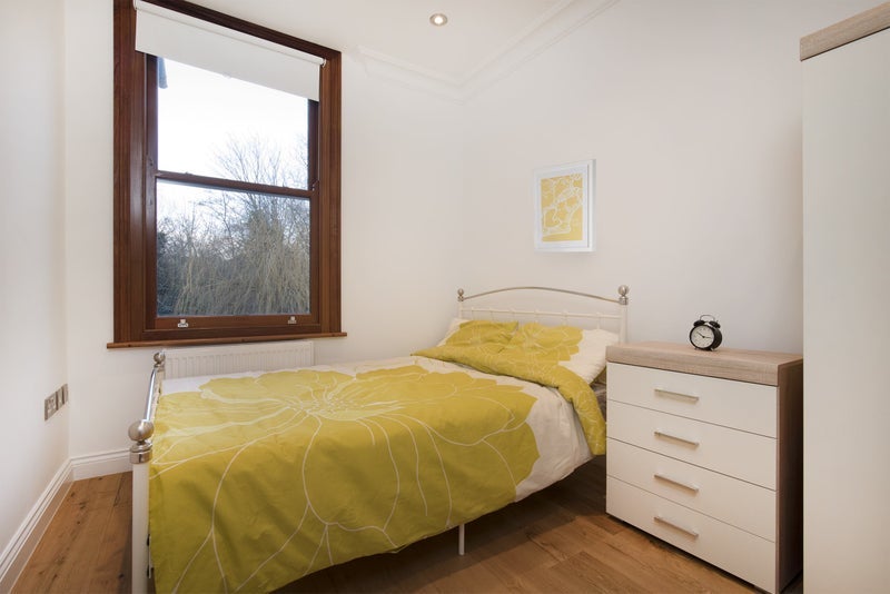 Flat Florence Road in Greater London