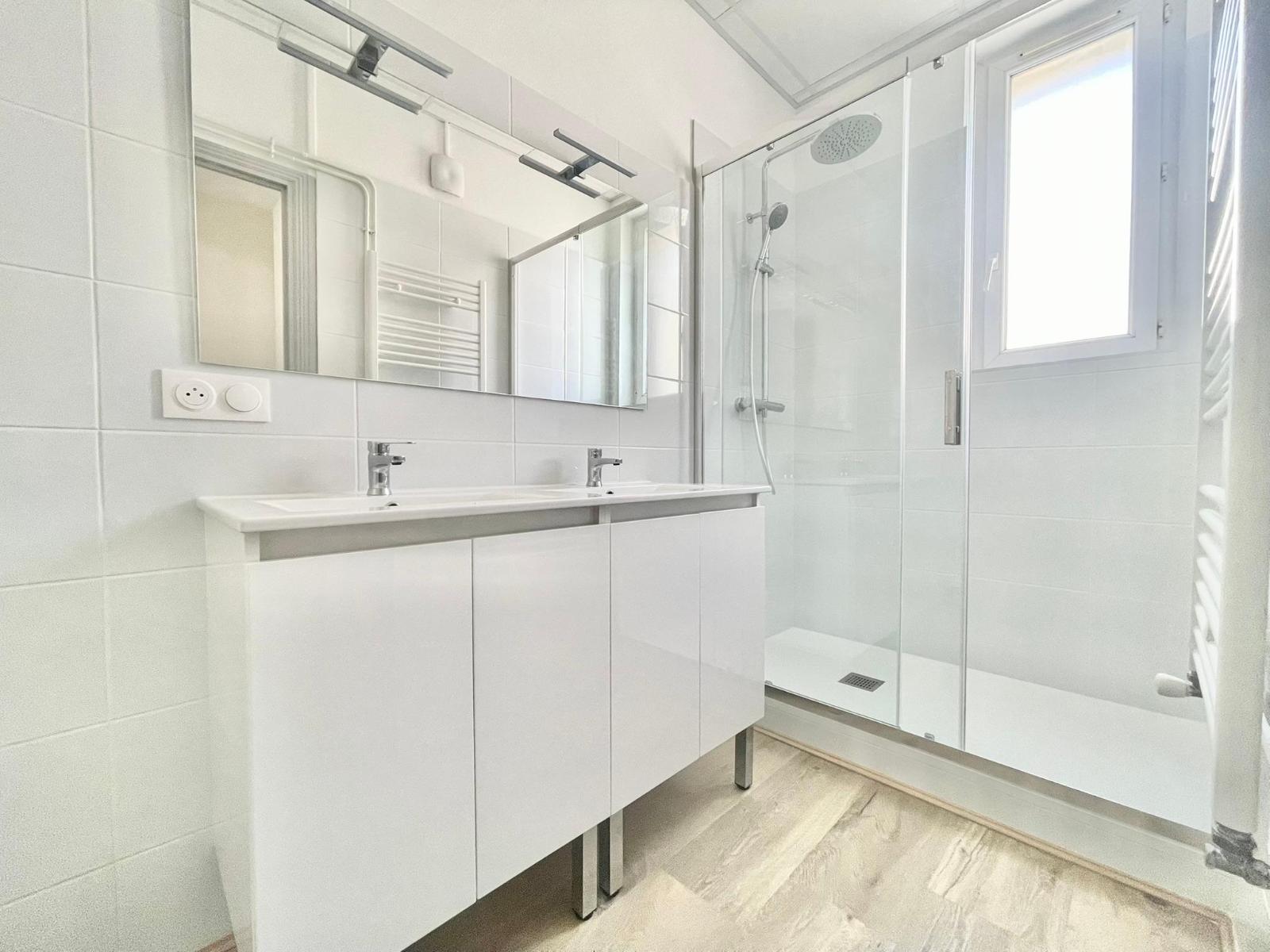 Flat Place Saint-Jean in Valence