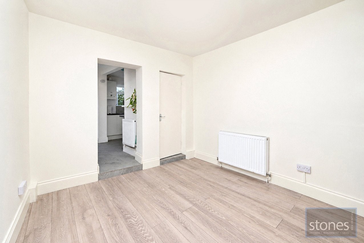 House Hendon Lane in Greater London