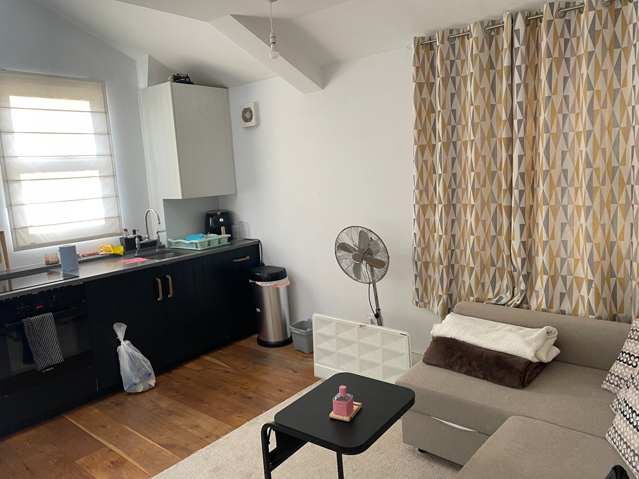Flat Ormiston Grove in Greater London