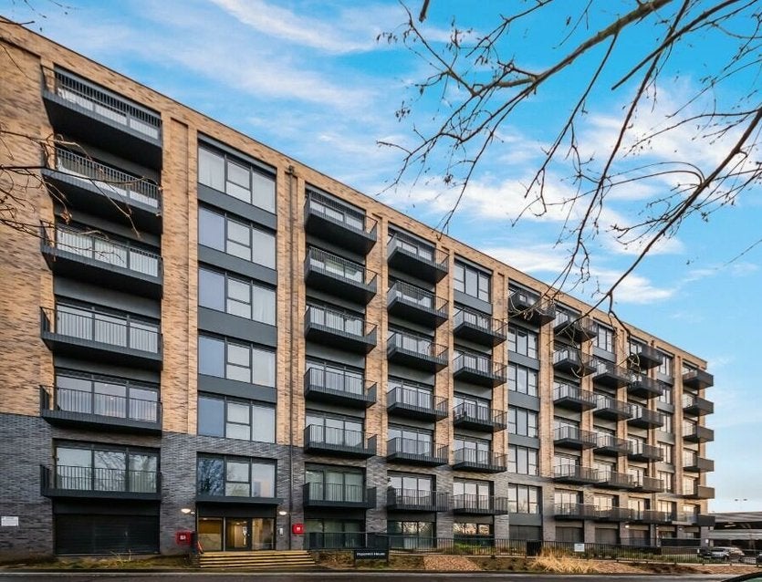 Flat Oxford Road in Greater London