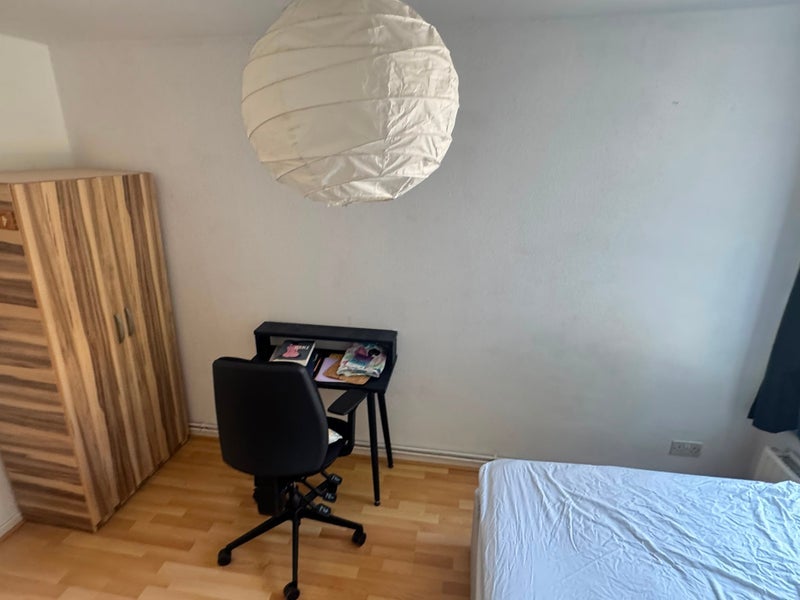 Room Hollybush Gardens in Greater London