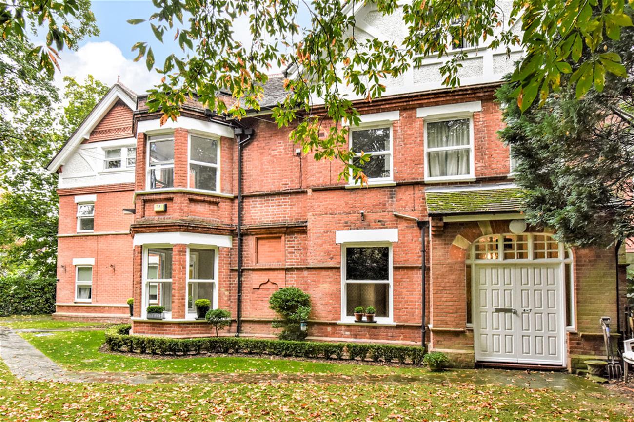 Flat Bath Road in Maidenhead