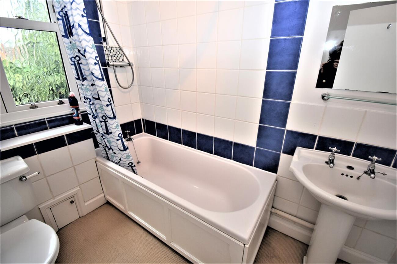 Flat Bath Road in Maidenhead