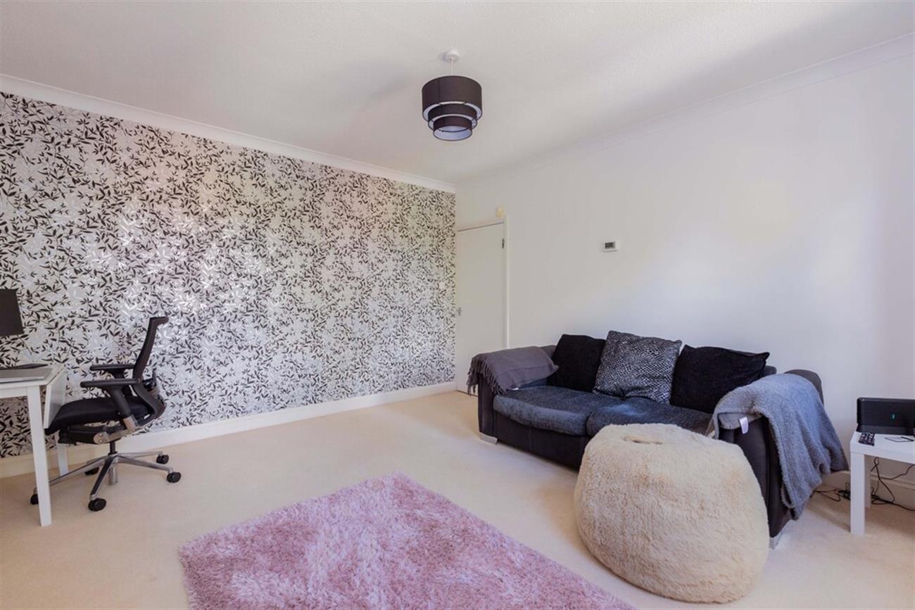Flat Bath Road in Maidenhead