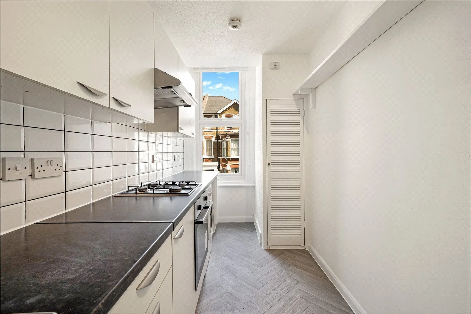Flat Montrell Road in Greater London