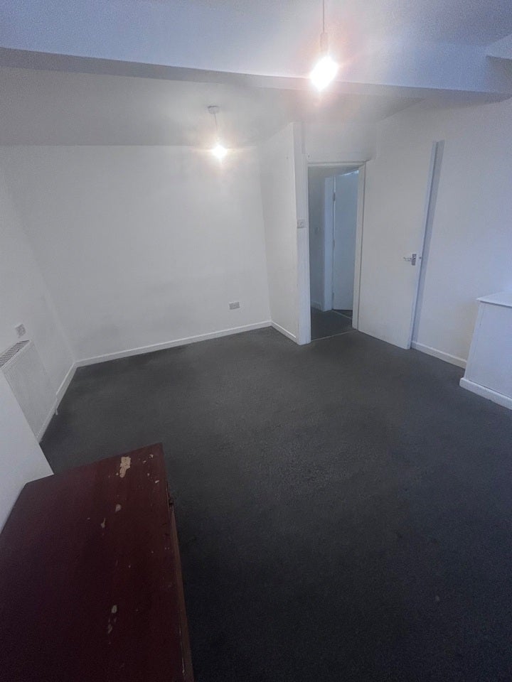 Flat Huntly Road in Liverpool