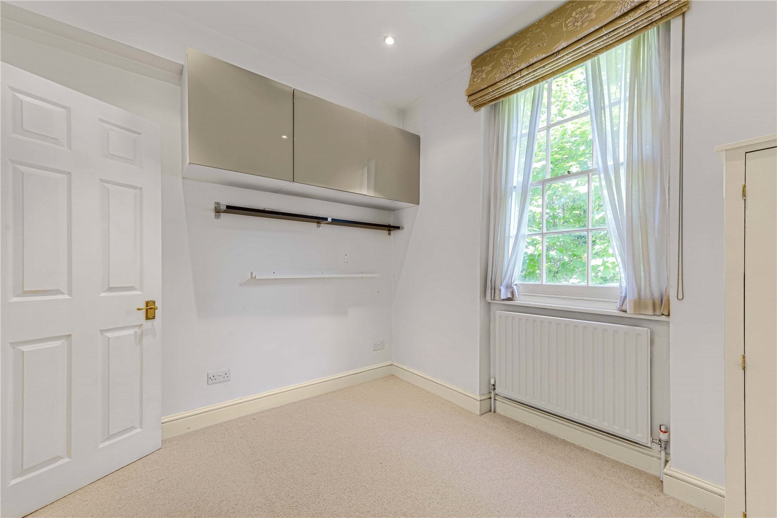 Flat Denbigh Street in City of Westminster