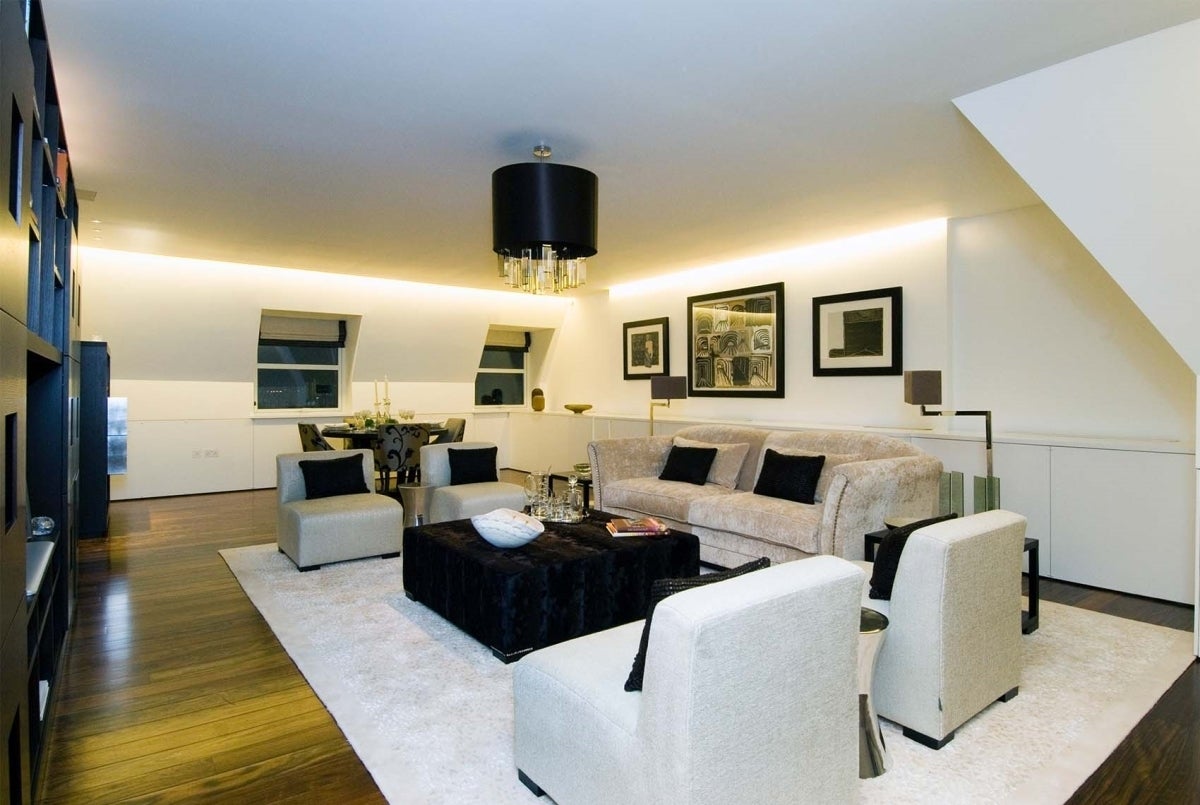 Flat Boydell Court in Greater London
