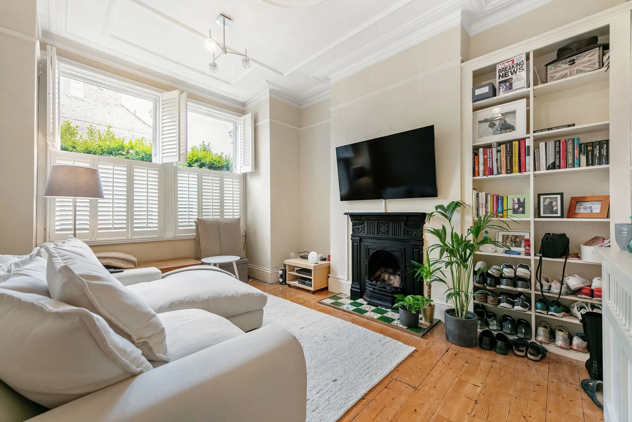 Flat Klea Avenue in Greater London