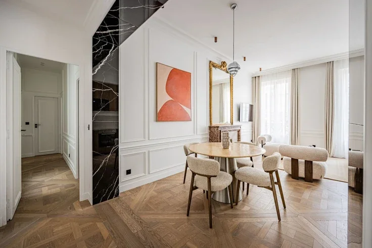 Flat Rue Jean-Jacques Rousseau in Paris