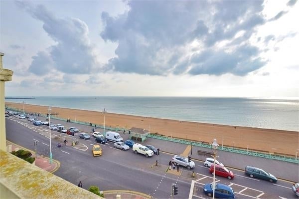 Flat Lower Rock Gardens in Brighton