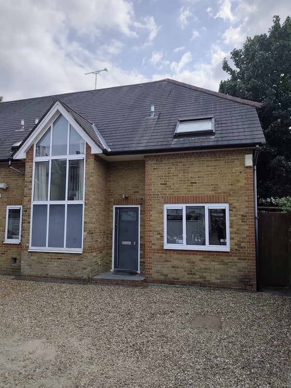 Room Maclaren Mews in Greater London