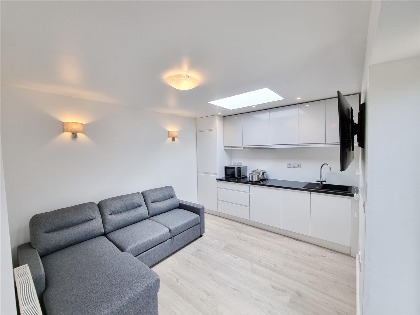 Flat The Ridgeway in Greater London