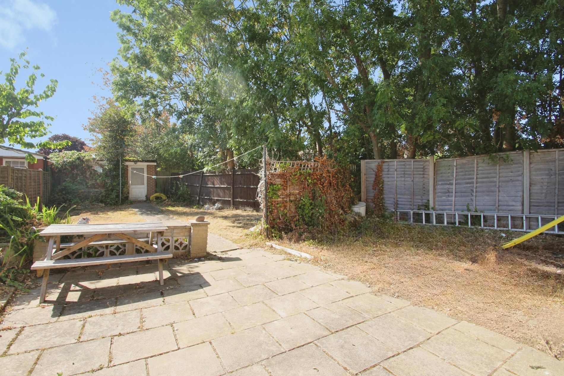 House Parkfield Avenue in Greater London