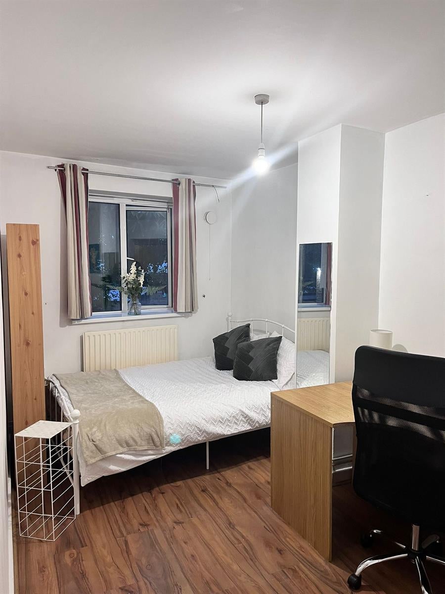 Flat Bayham Place in Greater London
