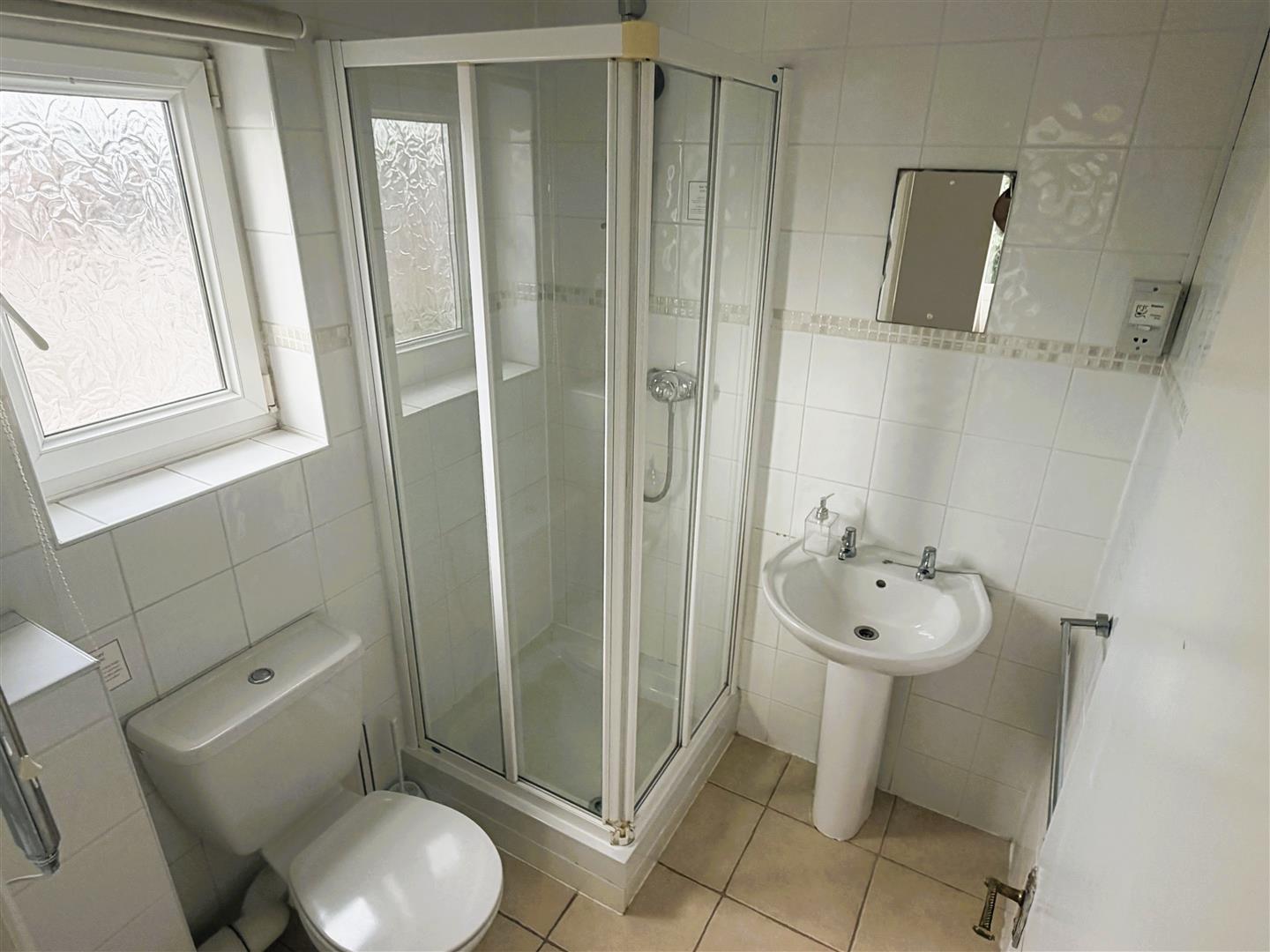 Room Tollgate Road in Salisbury
