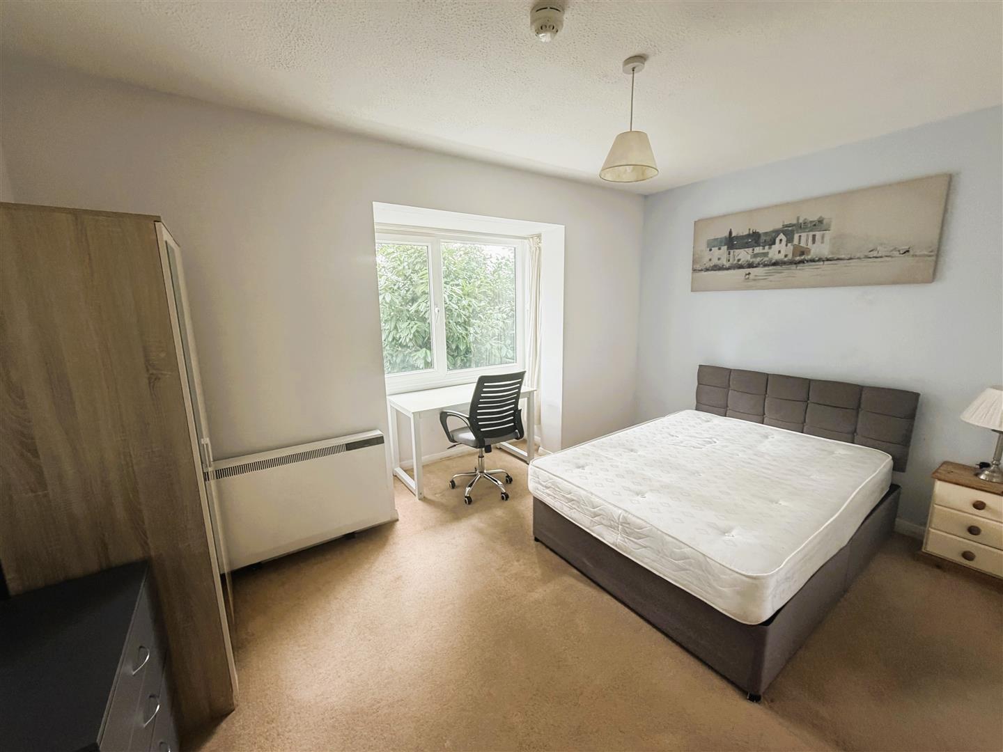 Room Tollgate Road in Salisbury