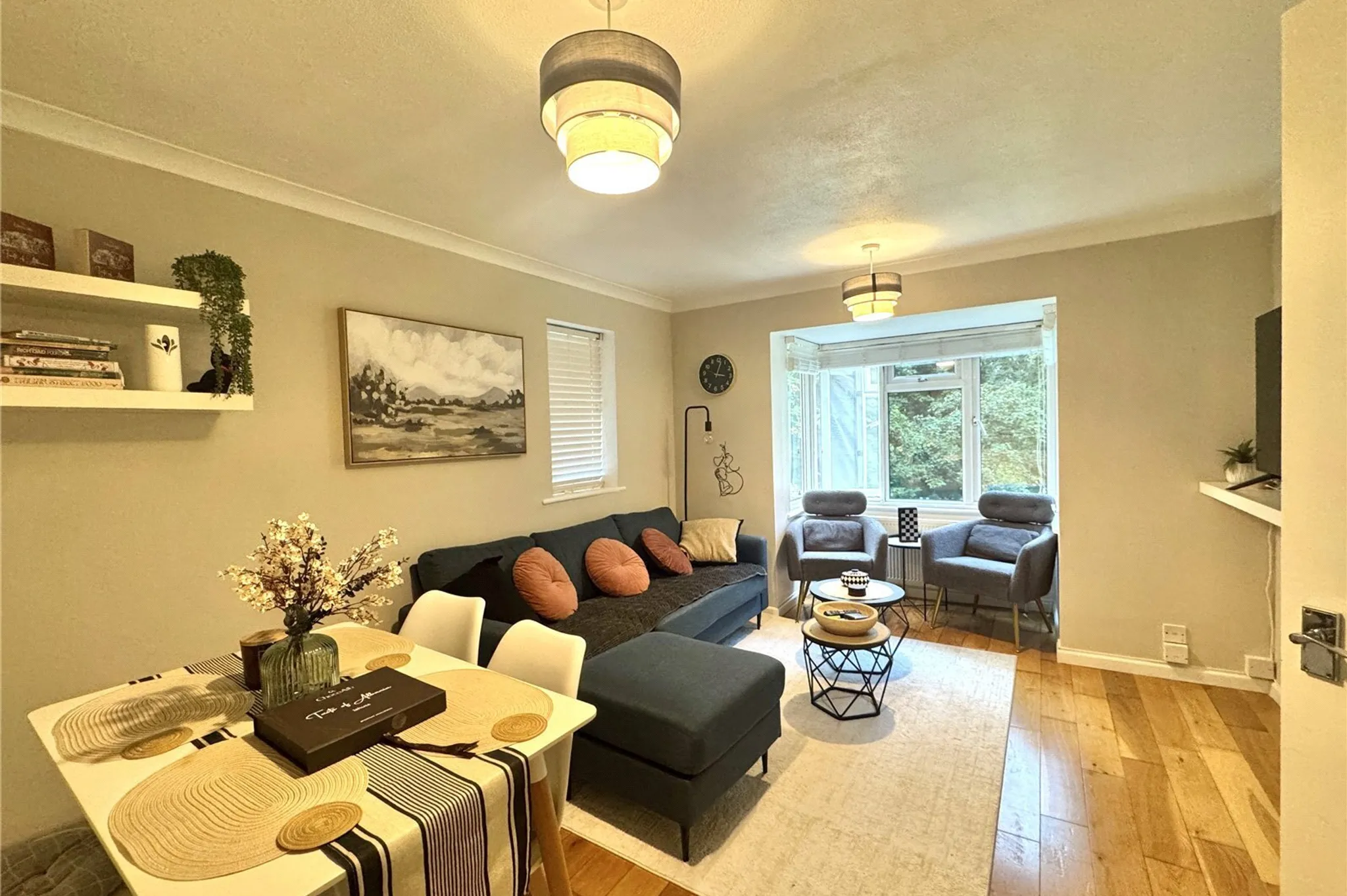 Flat Newberries Avenue in Hertsmere