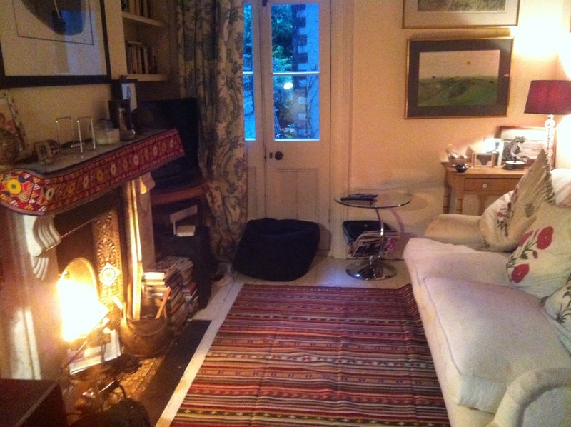 Room Arminger Road in Greater London