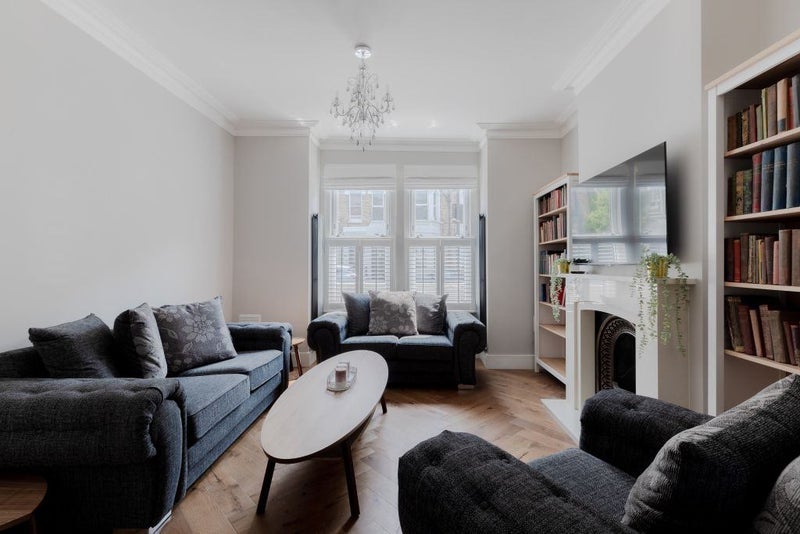 Room Percy Road in Greater London