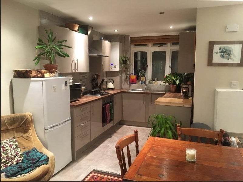 Room Corsley Way in Greater London