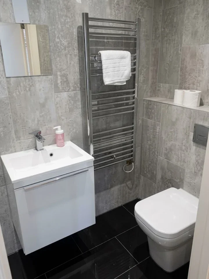 Room Woodford Road in Watford