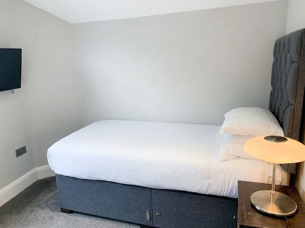 Room Woodford Road in Watford