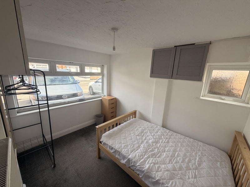 Room Ensbury Avenue in Bournemouth
