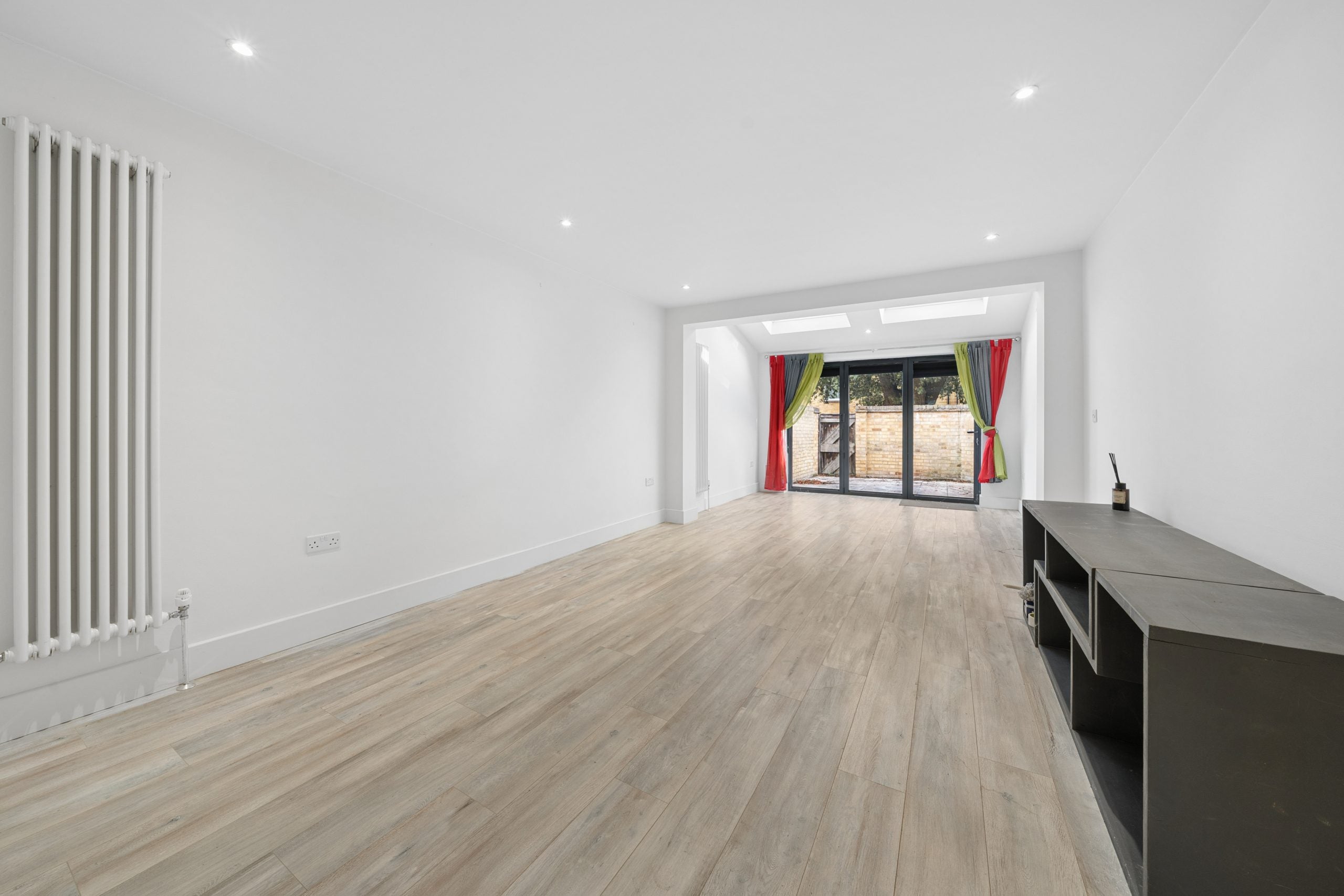 House Holm Oak Close in Greater London