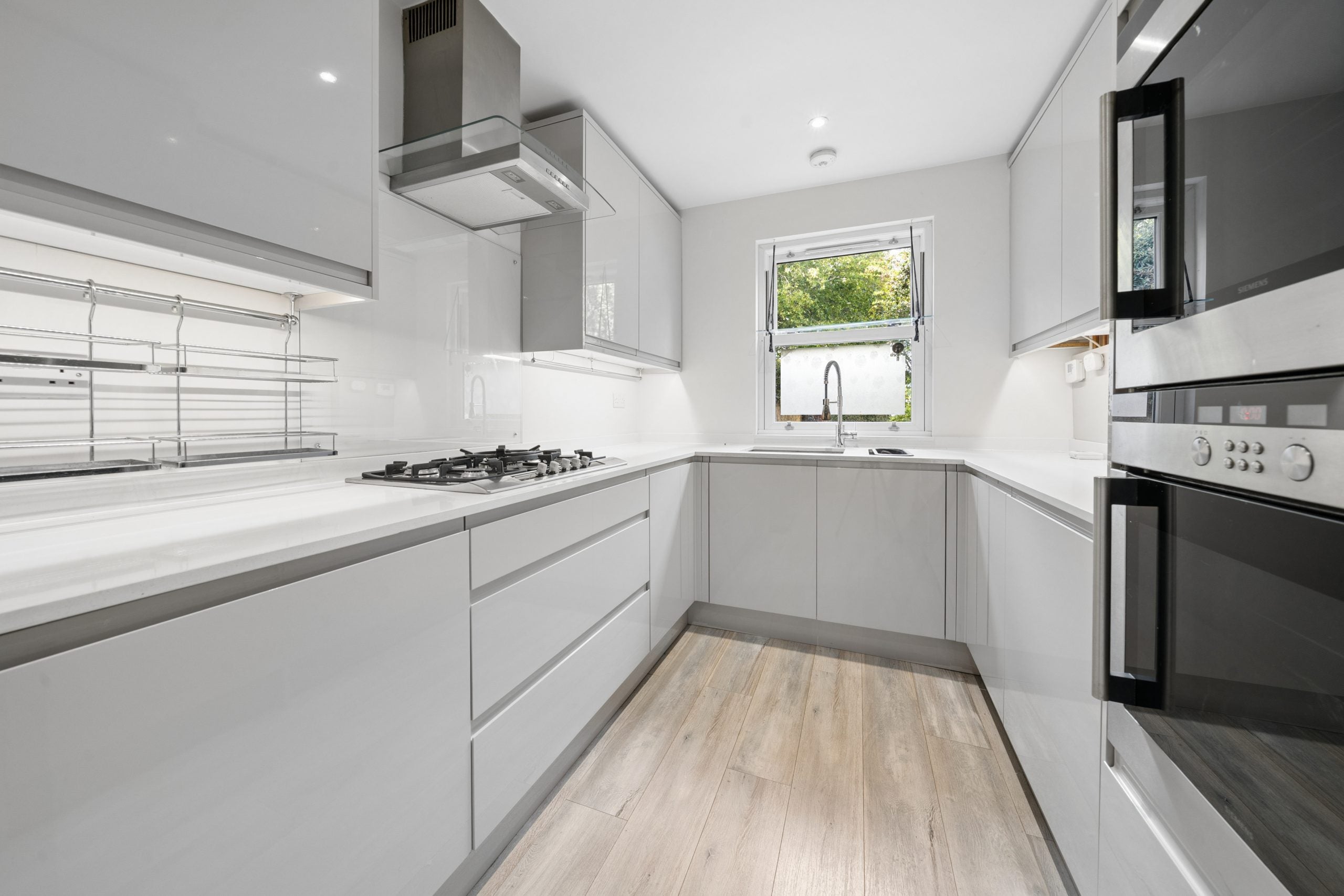 House Holm Oak Close in Greater London