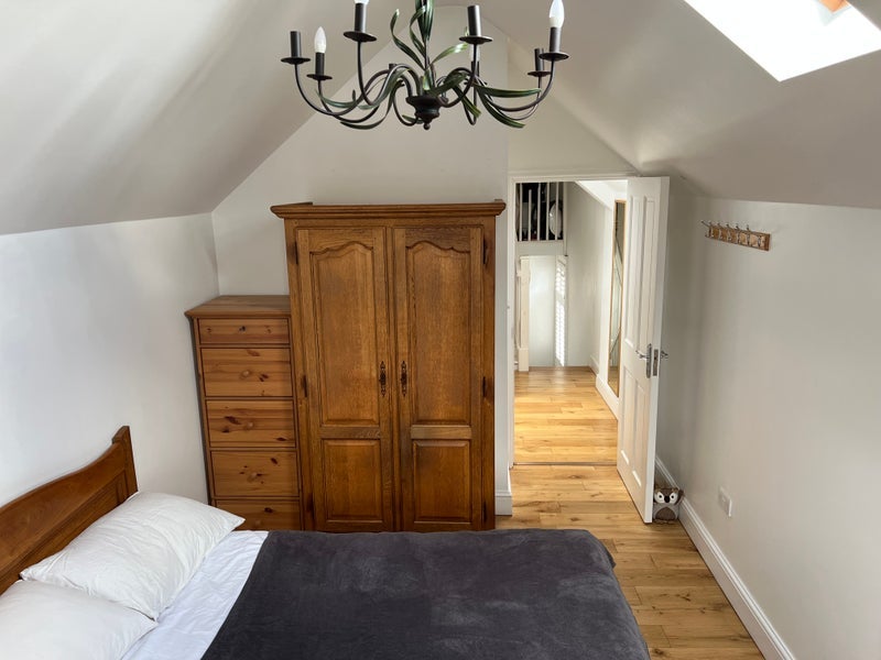 Room Benares Road in Greater London