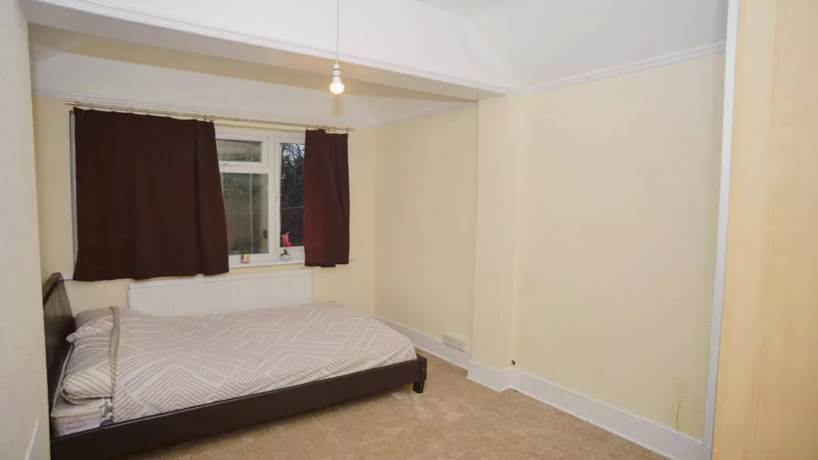 Flat Heathdene Road in Greater London