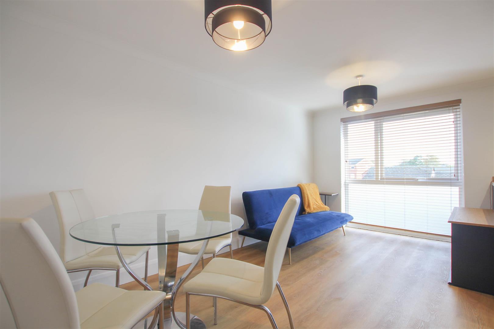 Flat Ross Close in Uttlesford