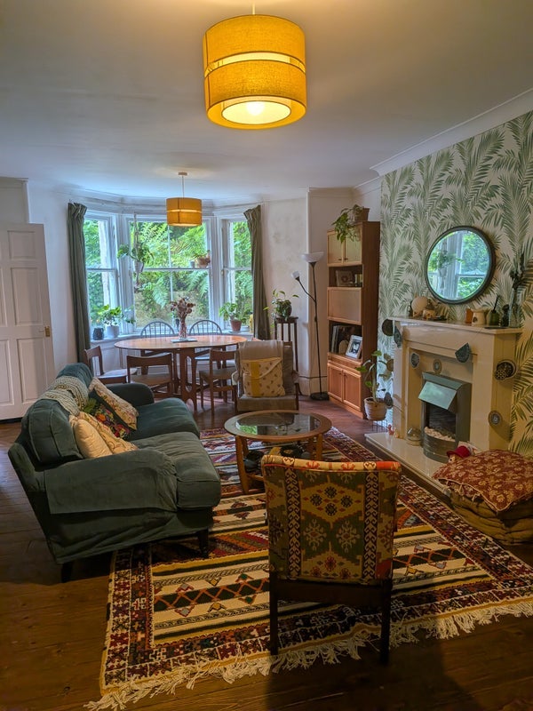 Room Highburgh Road in Glasgow