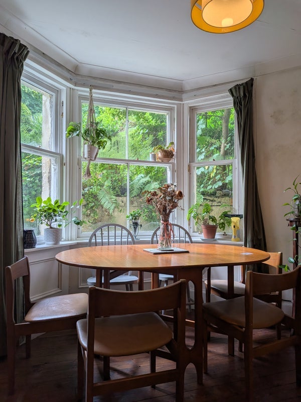 Room Highburgh Road in Glasgow