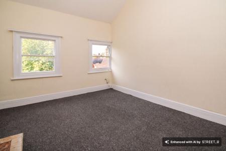 Flat St James Terrace in Leicester