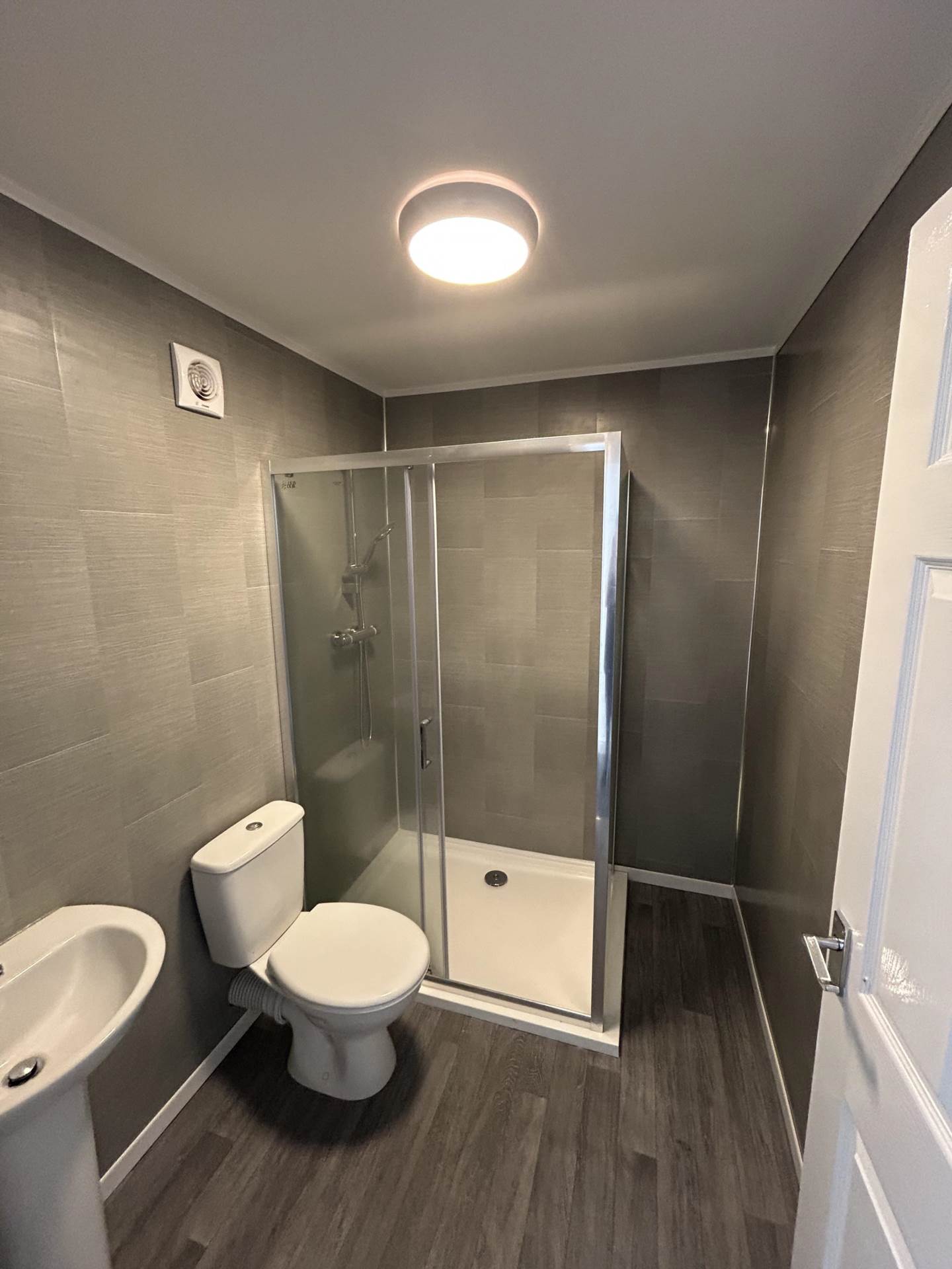 Room Handforth Lane in Runcorn
