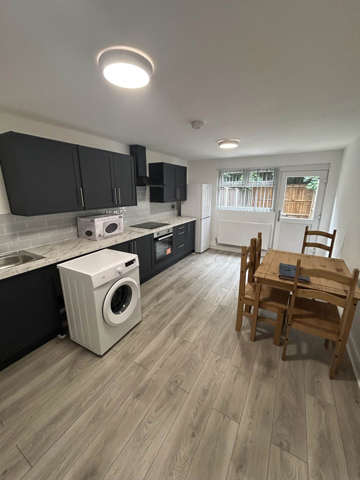 Room Handforth Lane in Runcorn