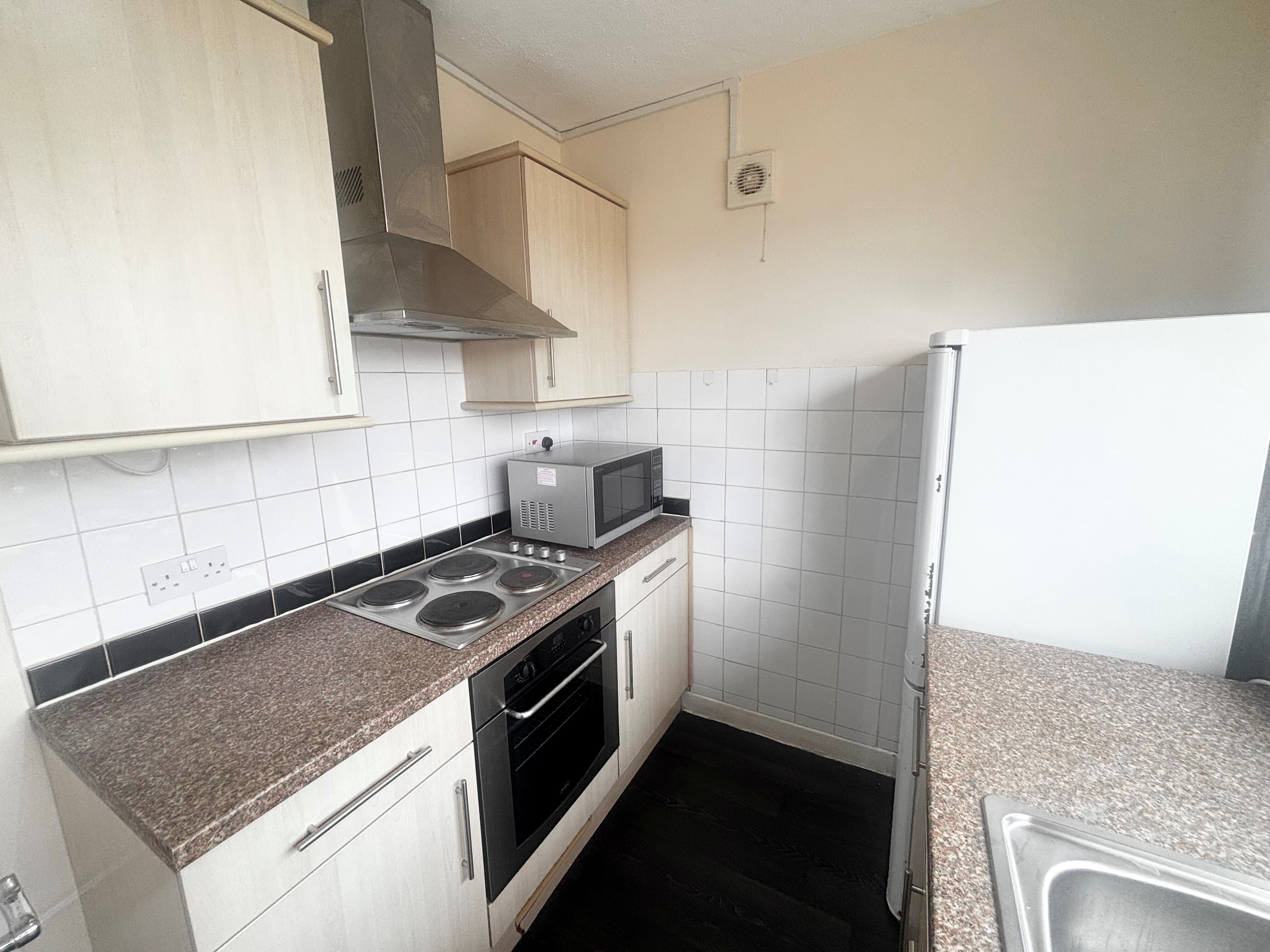 Flat Weston Close in Warwick