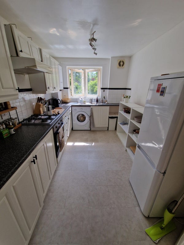 Room Buxhall Crescent in Greater London