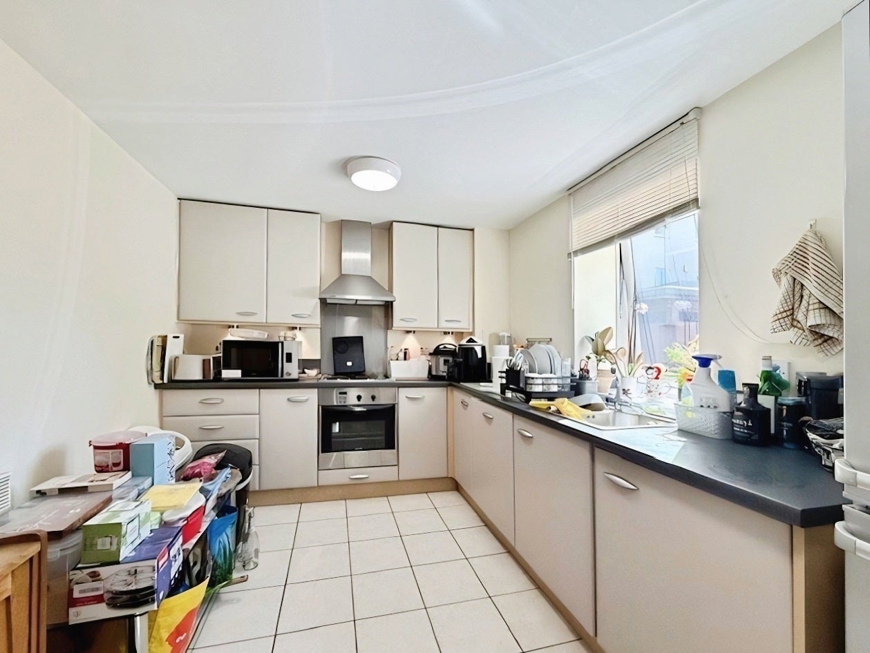 Flat Knightsbridge Court in Newcastle upon Tyne