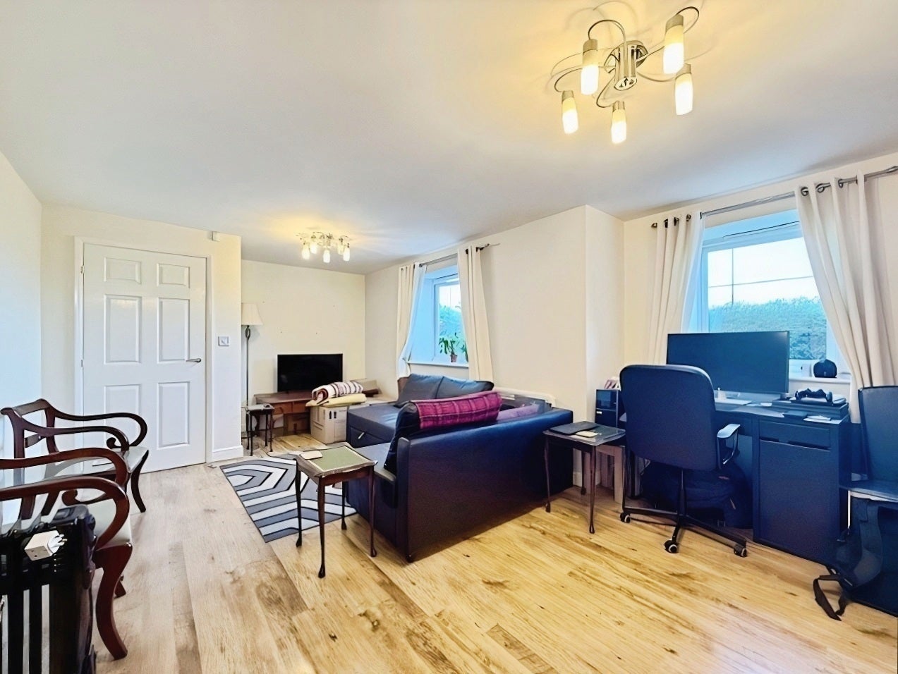 Flat Knightsbridge Court in Newcastle upon Tyne