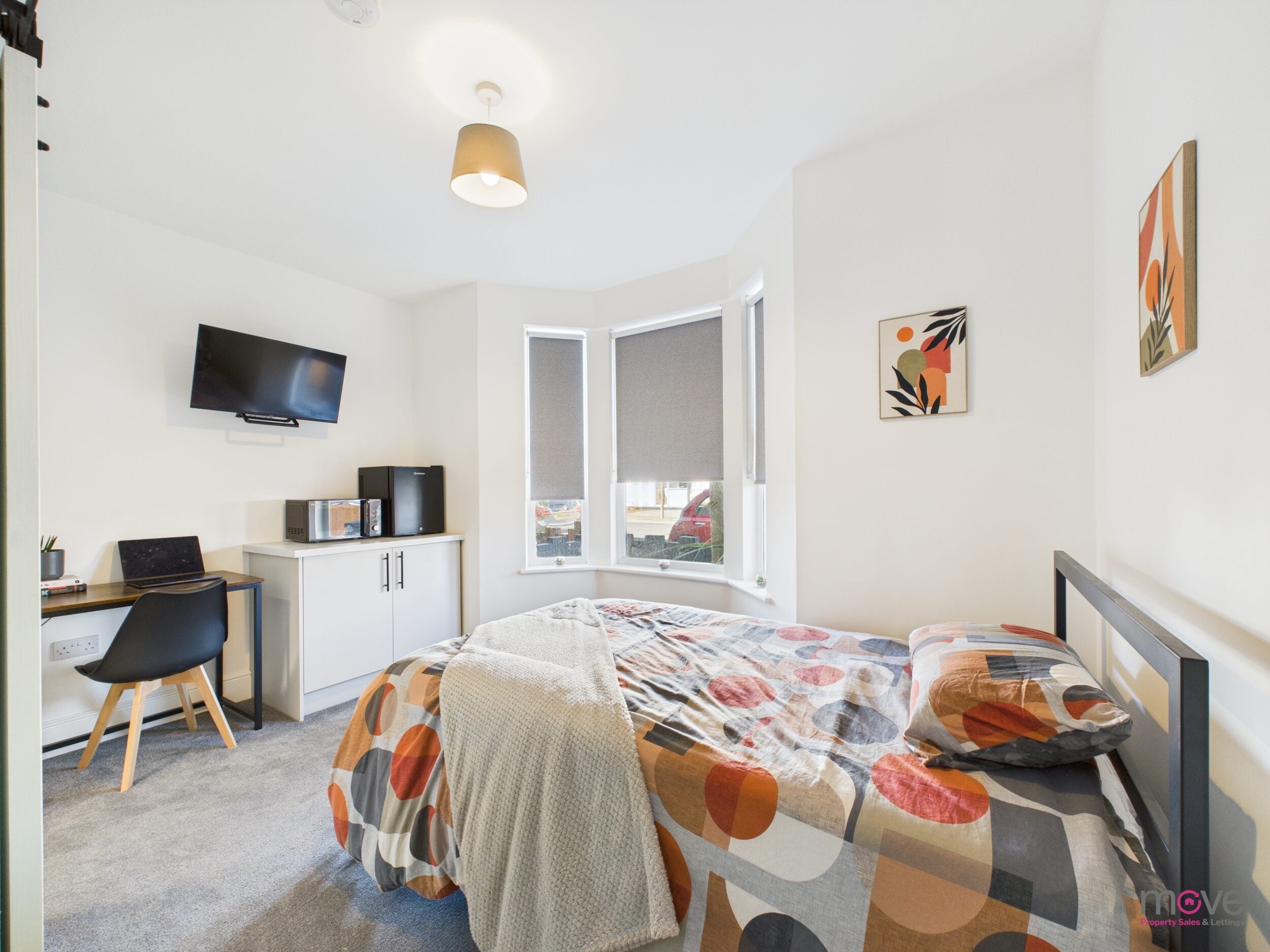 Room Bristol Road in Gloucester