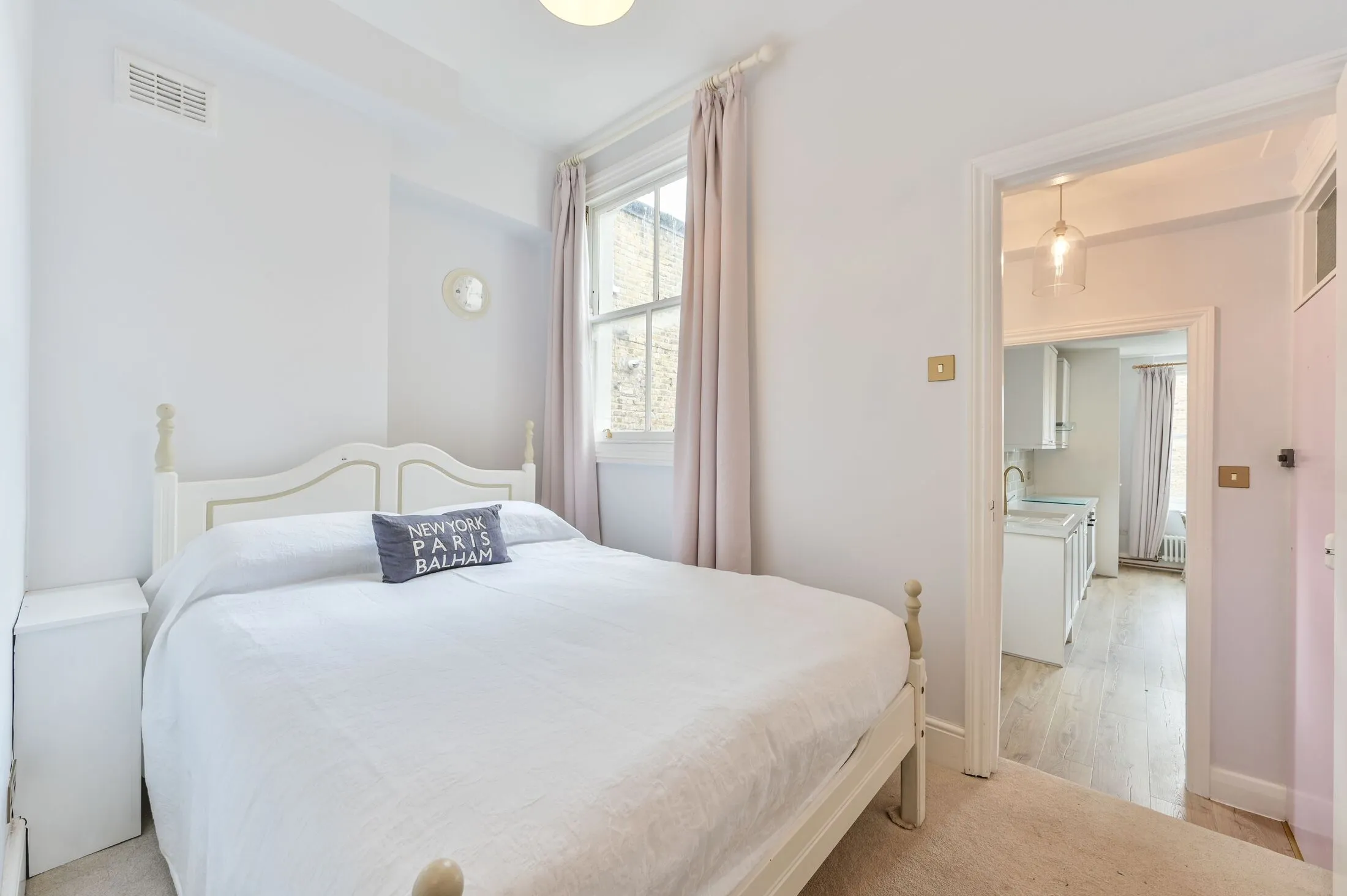 Flat Tantallon Road in Greater London