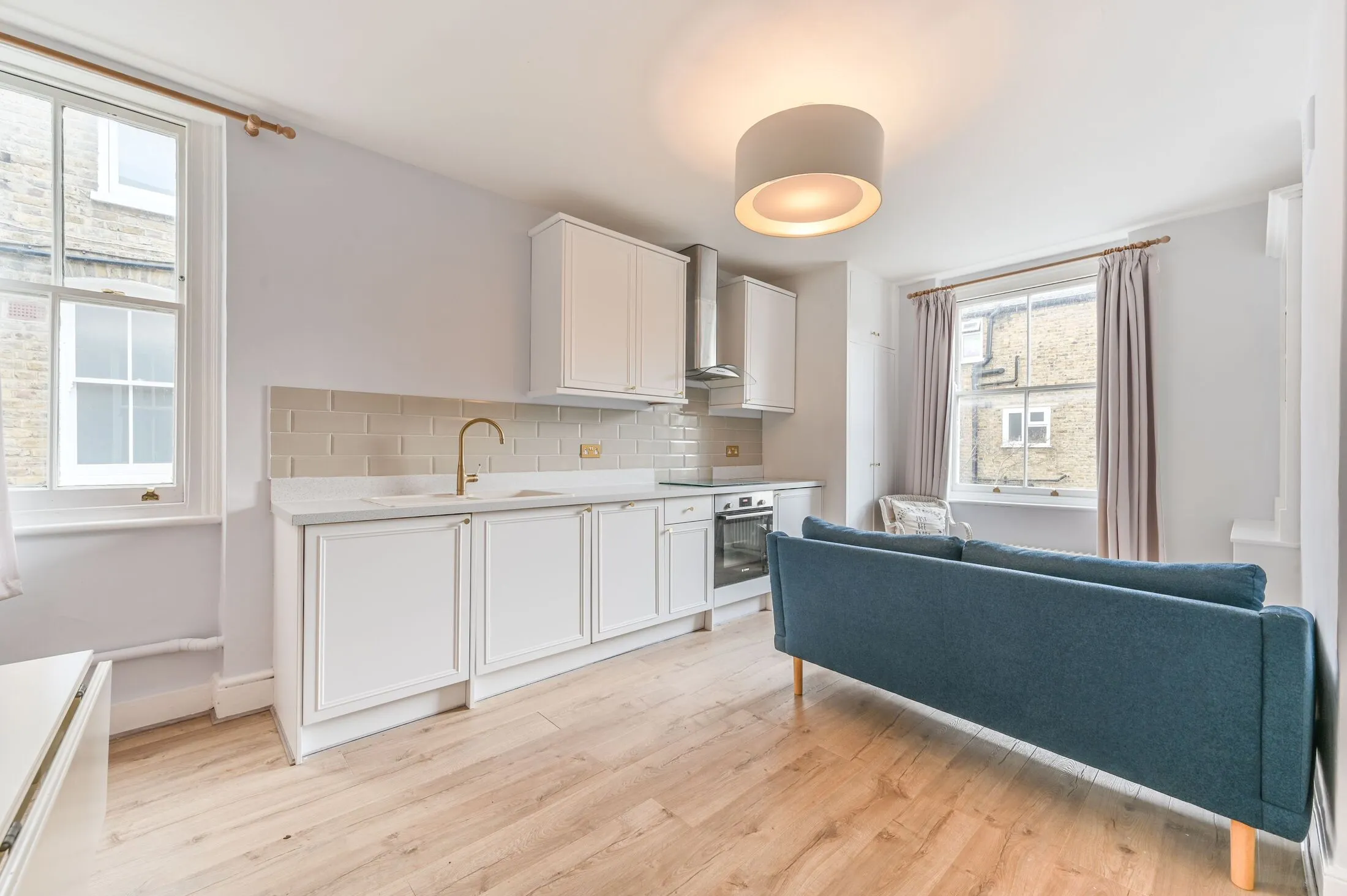 Flat Tantallon Road in Greater London