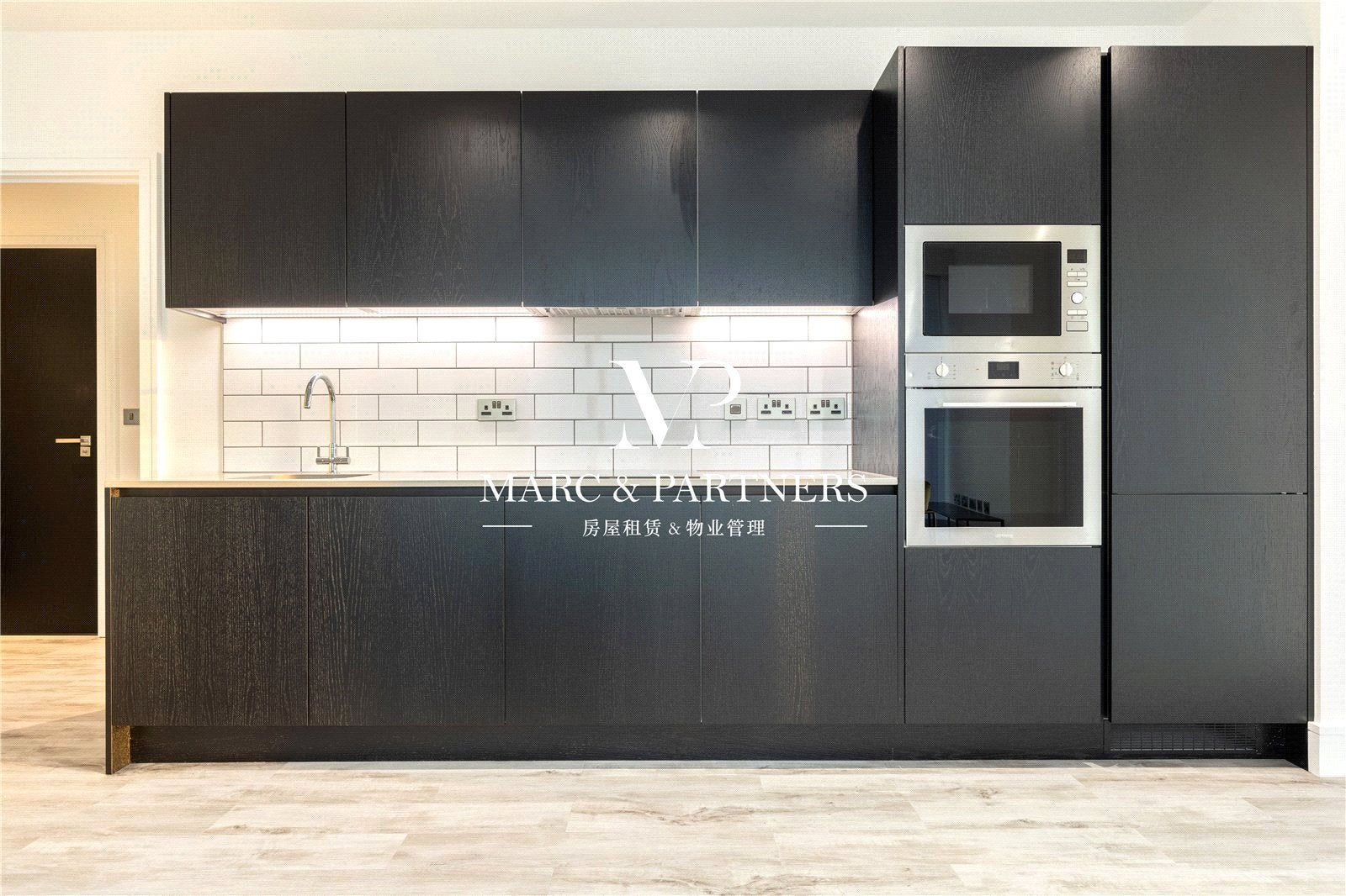 Flat Victoria Road in Greater London