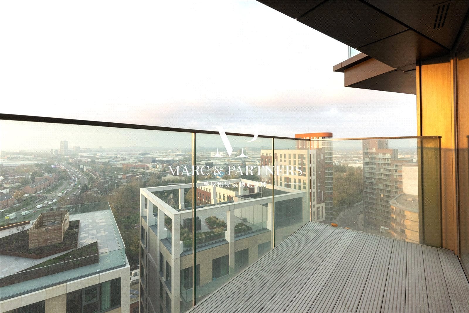 Flat Victoria Road in Greater London